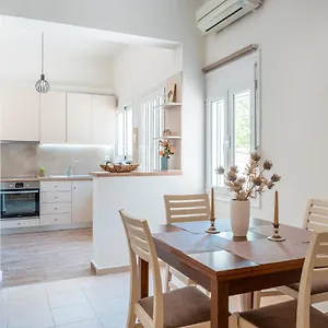 https://stylish-central-renovated-apartment.rethymnohotels.net